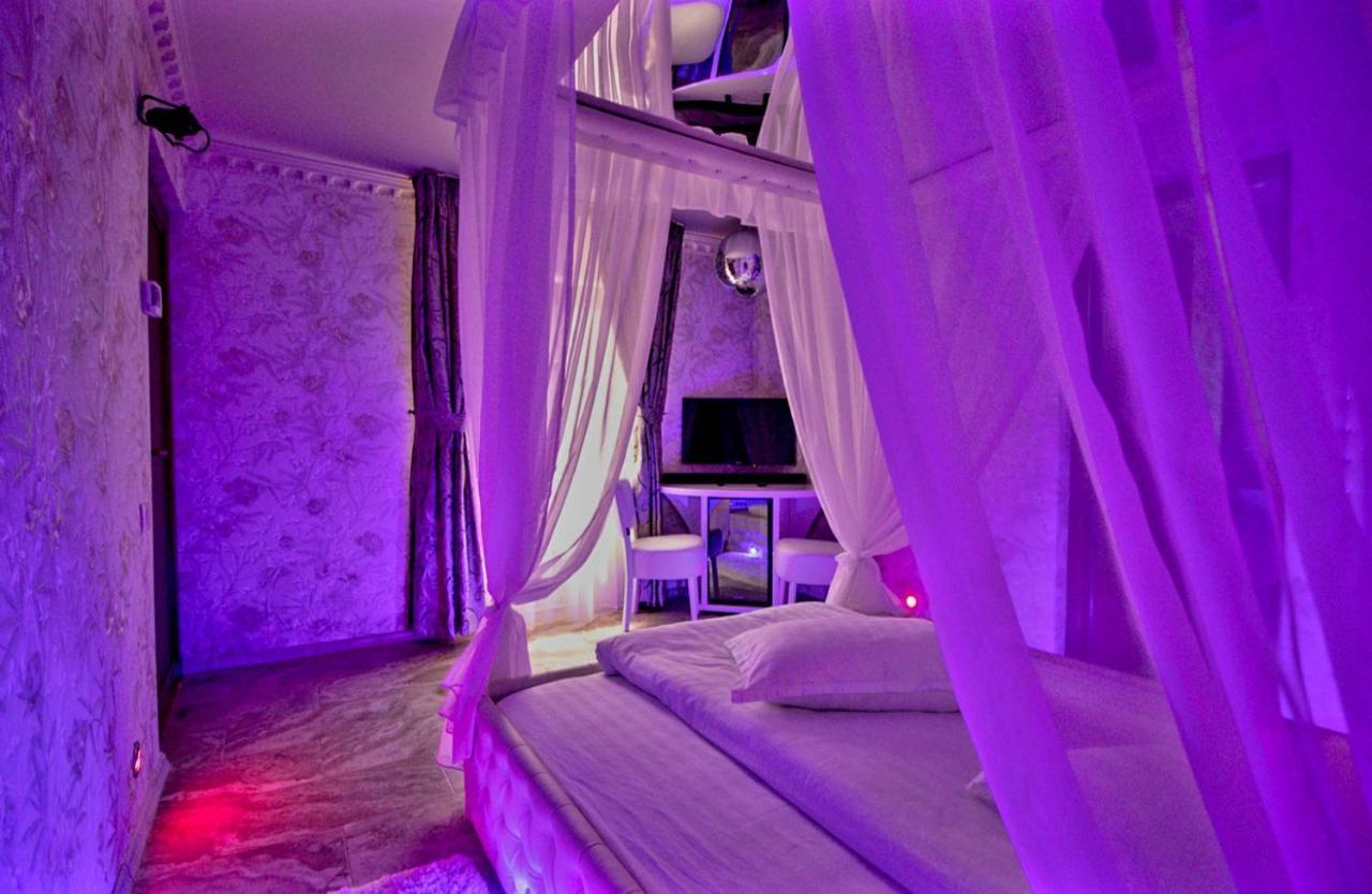 Anadi Hotel Boutique Only Adult Brasov Luaran gambar