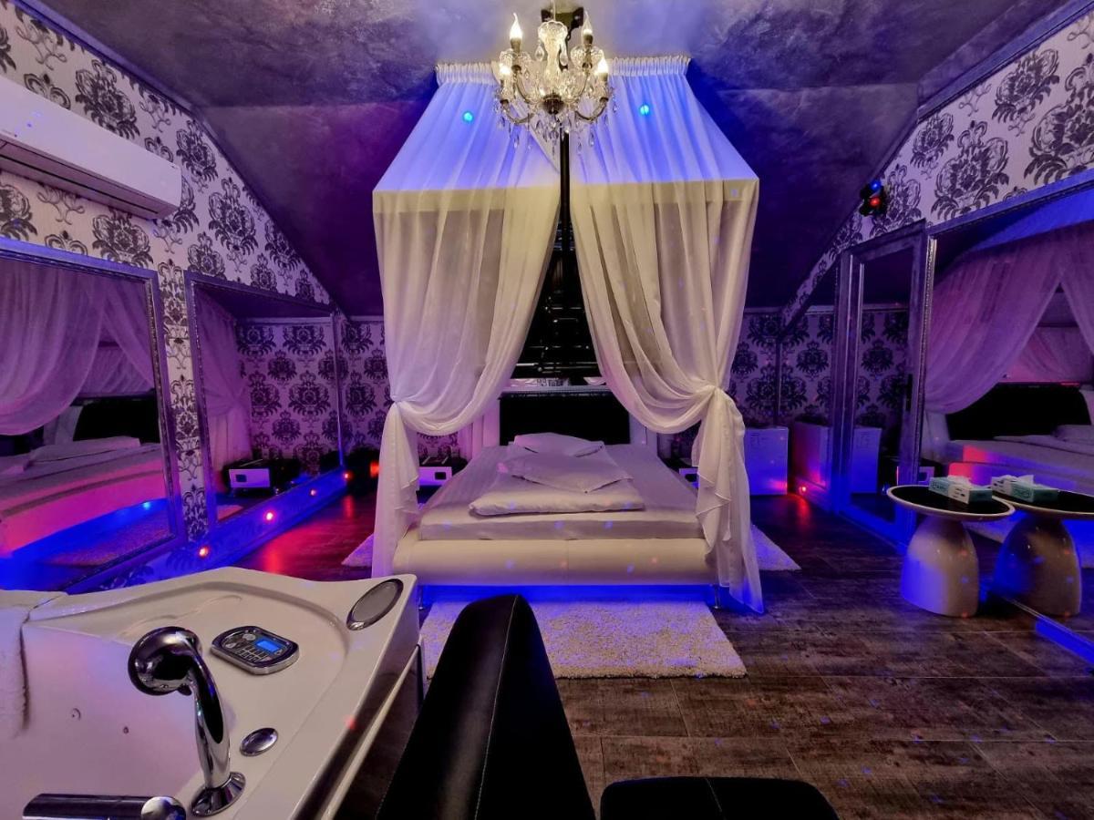Anadi Hotel Boutique Only Adult Brasov Luaran gambar
