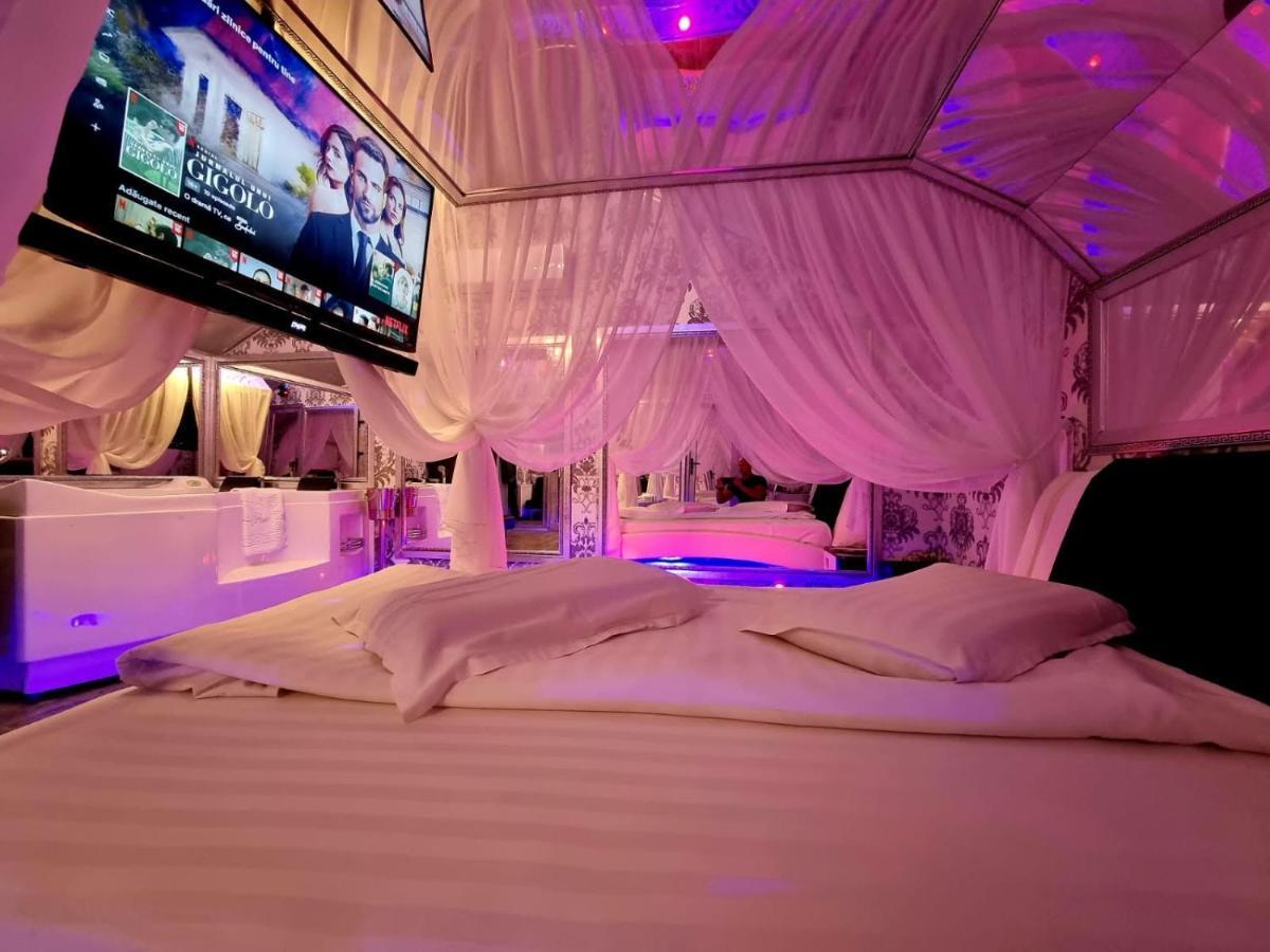 Anadi Hotel Boutique Only Adult Brasov Luaran gambar