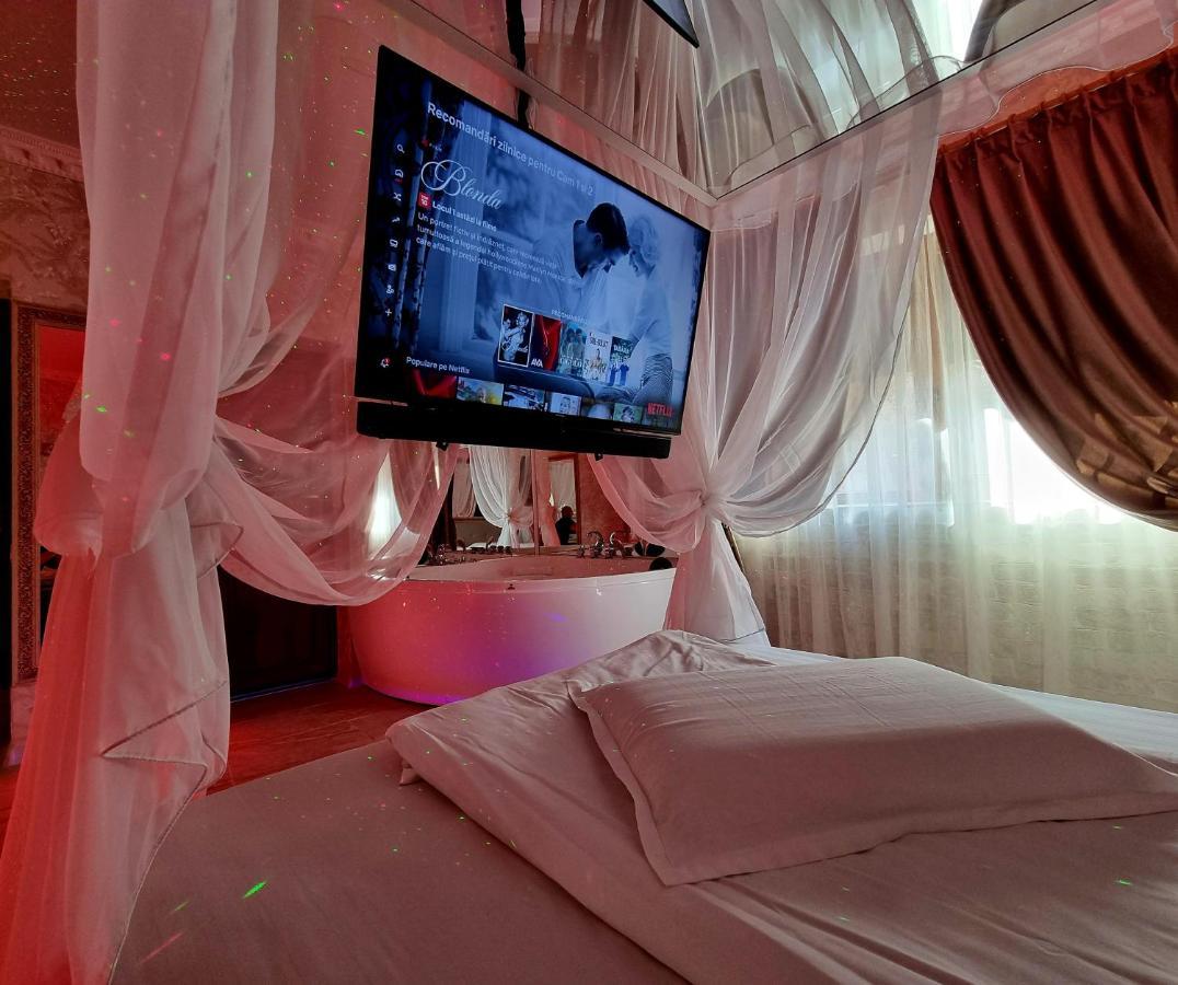 Anadi Hotel Boutique Only Adult Brasov Luaran gambar