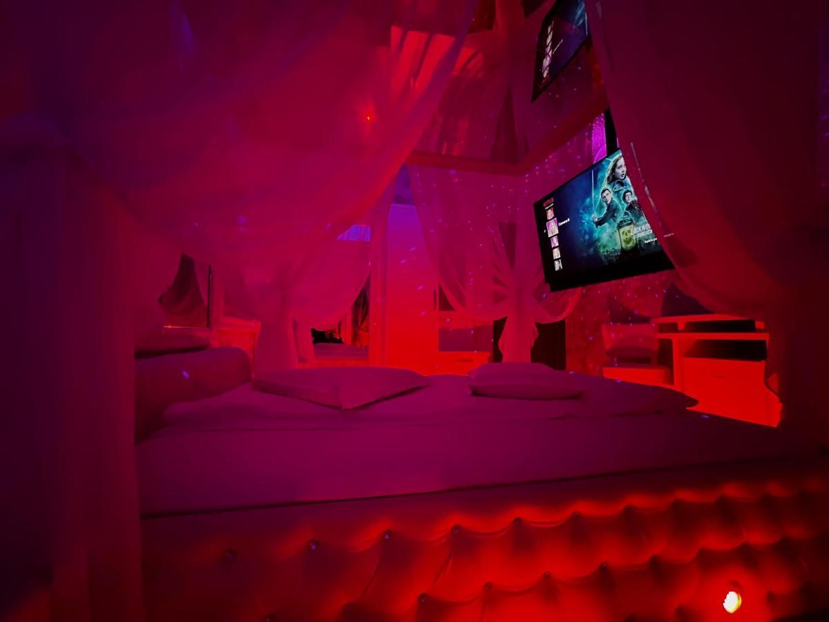 Anadi Hotel Boutique Only Adult Brasov Luaran gambar