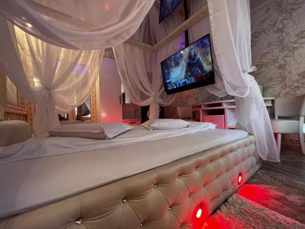 Anadi Hotel Boutique Only Adult Brasov Luaran gambar