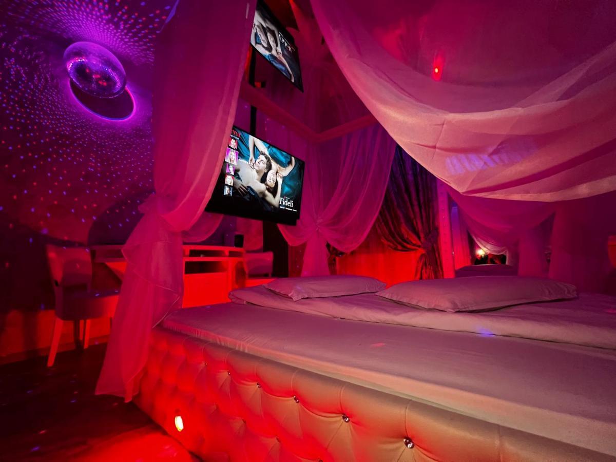 Anadi Hotel Boutique Only Adult Brasov Luaran gambar