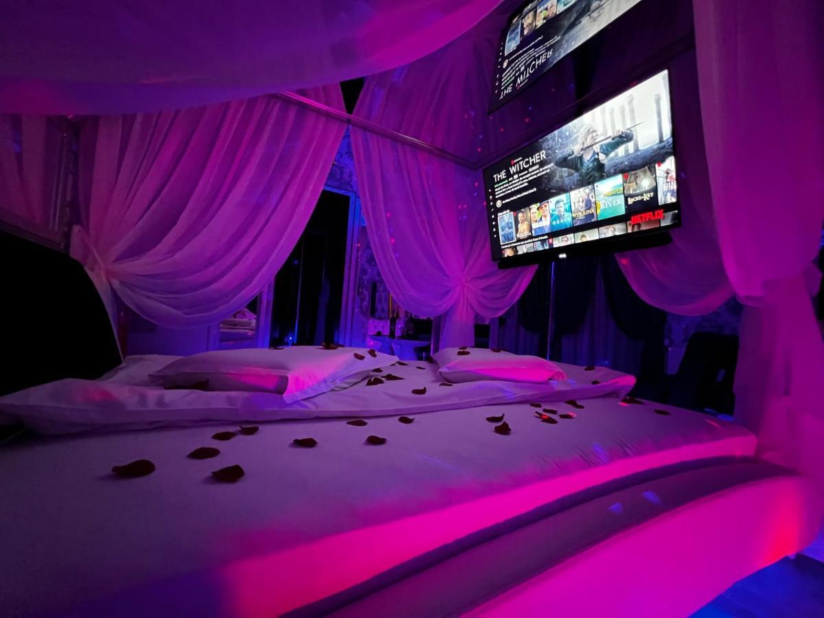 Anadi Hotel Boutique Only Adult Brasov Luaran gambar