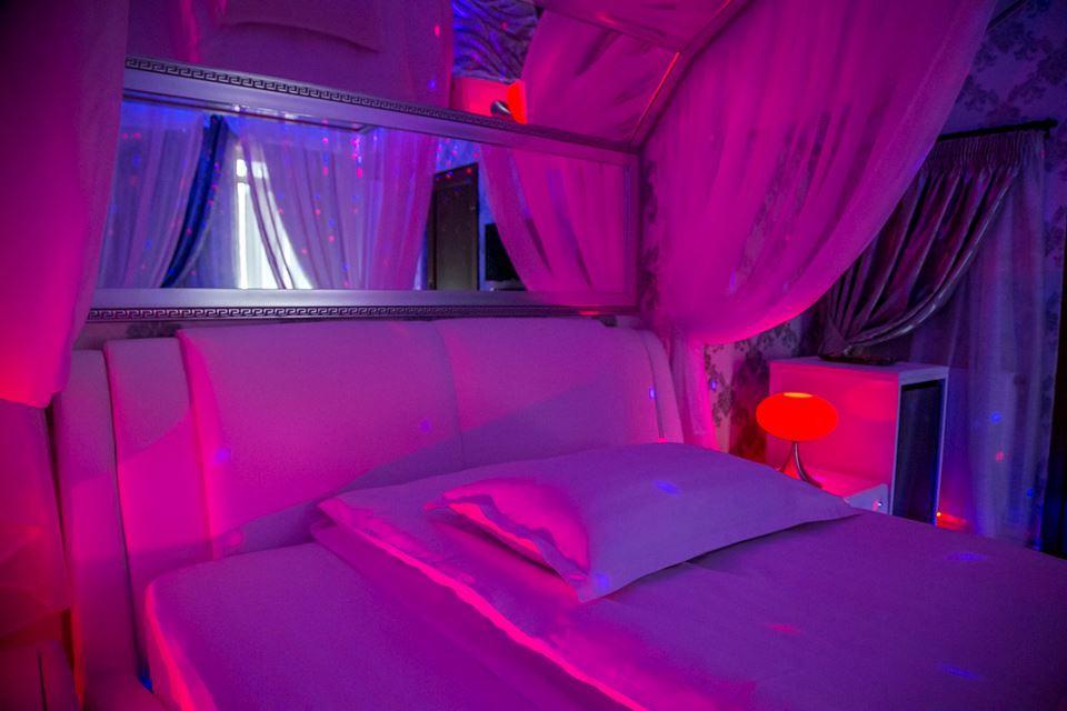 Anadi Hotel Boutique Only Adult Brasov Luaran gambar